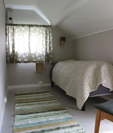 Holiday home Vareidstua *